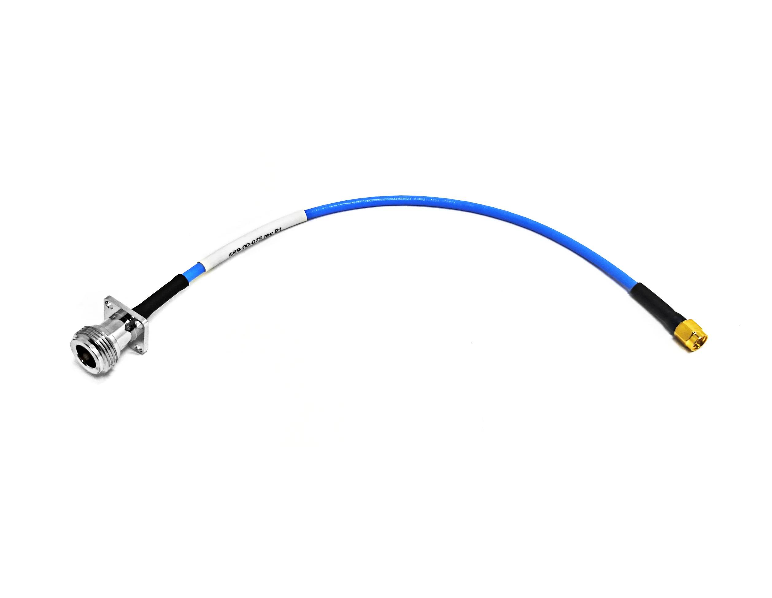 Fabrikpreis Koaxialkabelbaugruppe Kundenspezifischer N-Buchsenflansch SMA-Stecker gerade RG402 RG405 141'' 086'' Kupfermaterial PVC